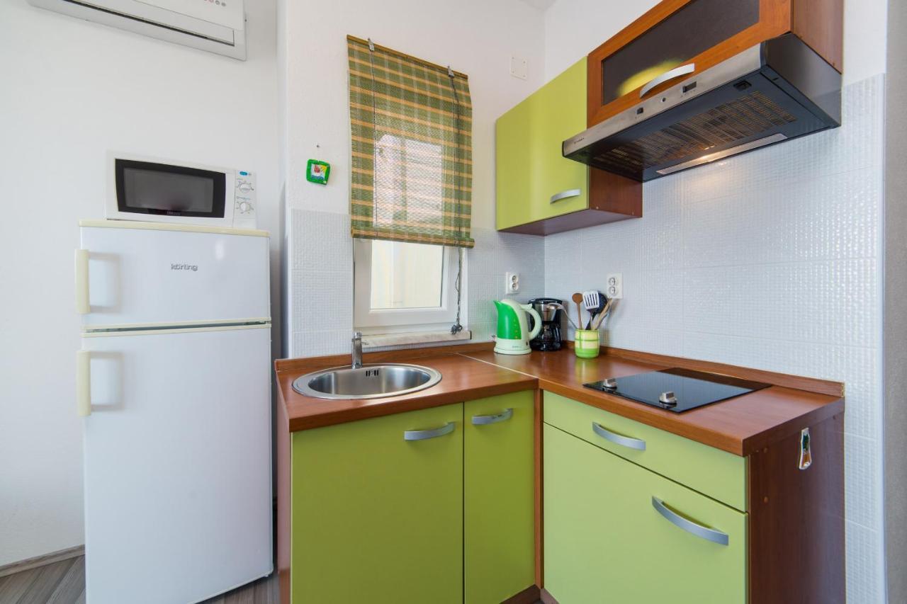 Apartments By The Sea Brist, Makarska - 11078 Buitenkant foto