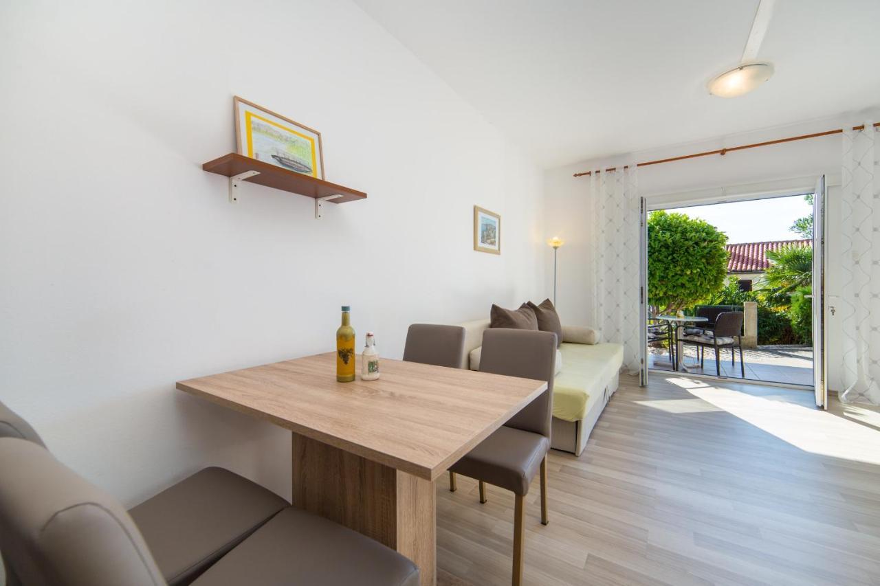 Apartments By The Sea Brist, Makarska - 11078 Buitenkant foto