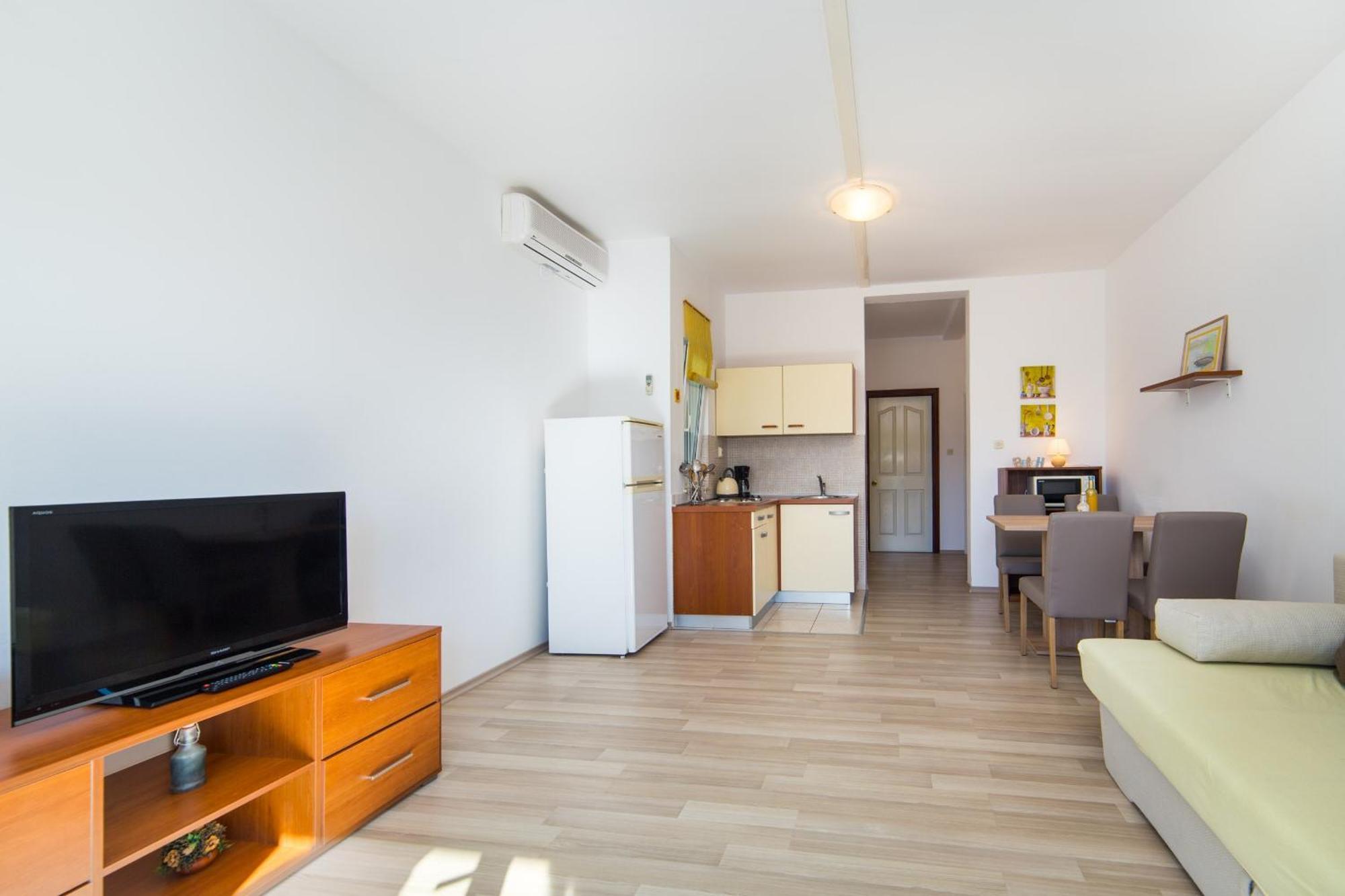 Apartments By The Sea Brist, Makarska - 11078 Kamer foto