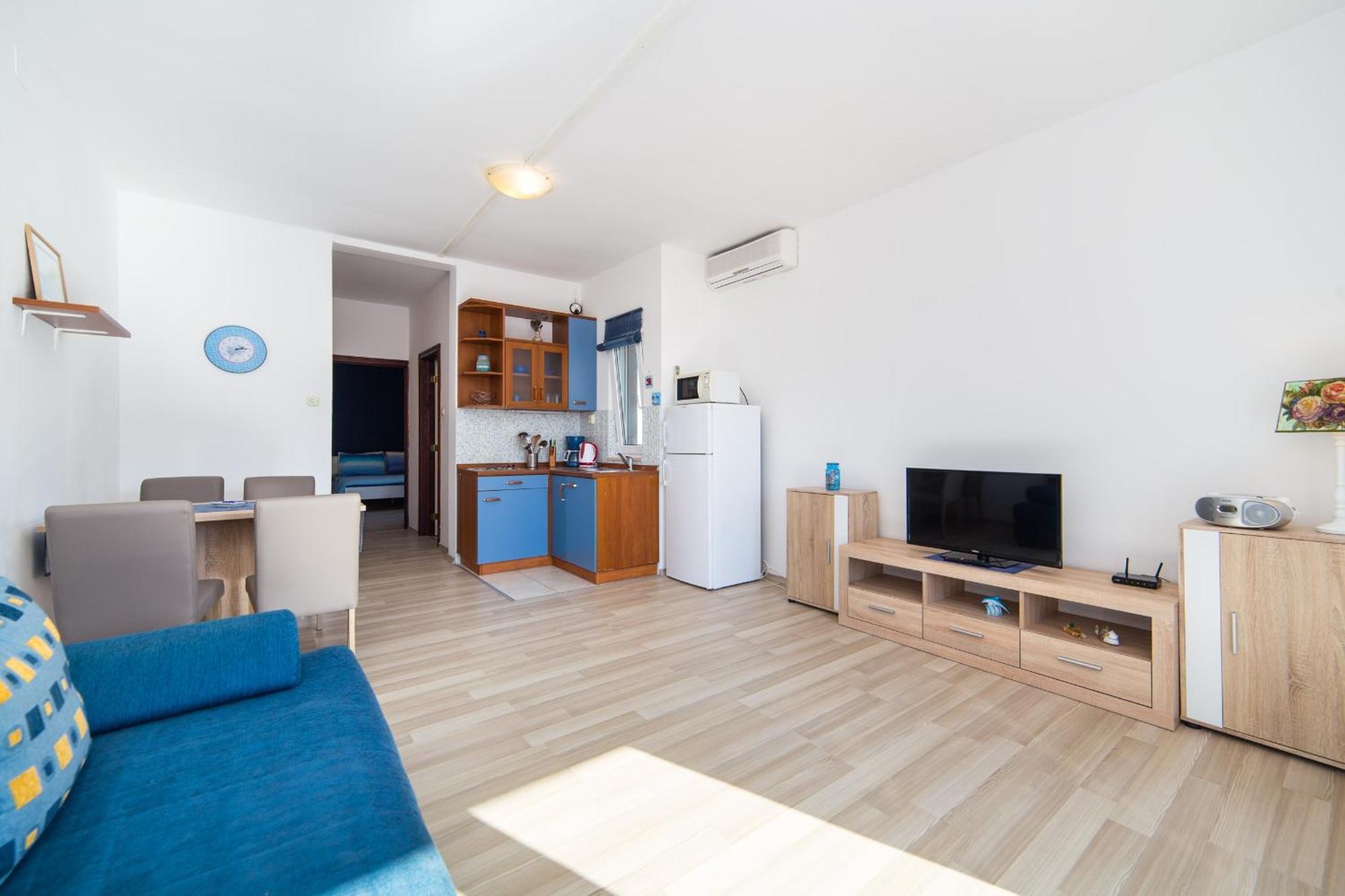 Apartments By The Sea Brist, Makarska - 11078 Kamer foto